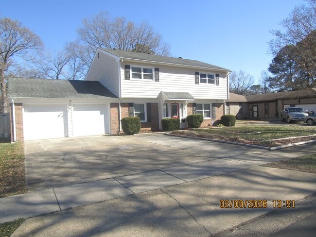 Building Photo - Lake Whitehurst