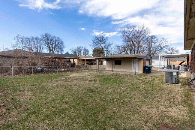 Building Photo - 3857 Darlene Dr