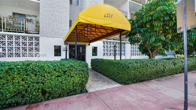 Building Photo - 1340 Lincoln Rd