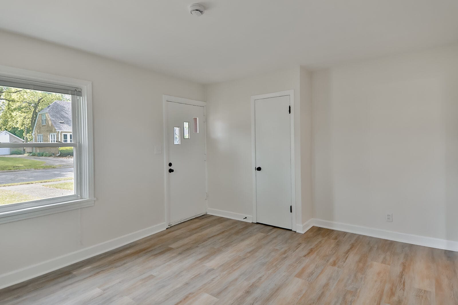 entry way with coat closet - 304 Merrill Ave