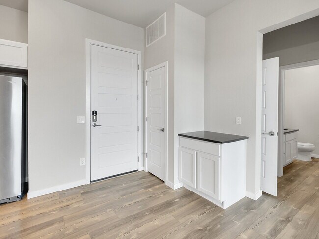 Building Photo - $1,895 - 2 Bed, 2 Bath Condo in Parker wit...