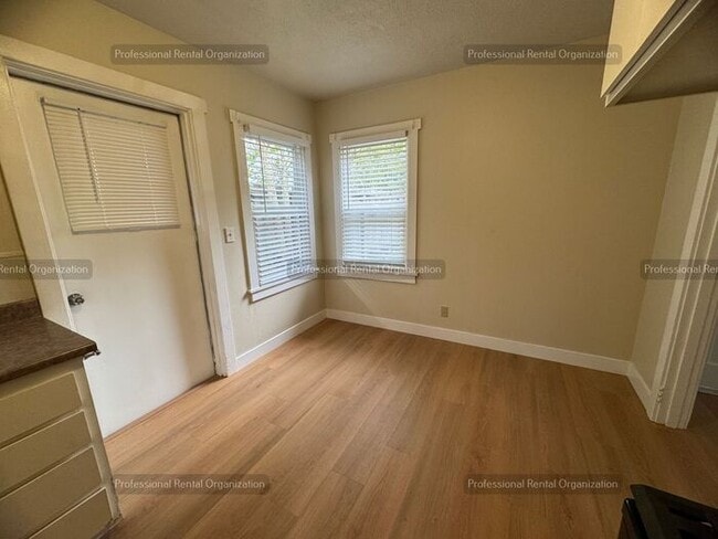 Building Photo - "Available Now".......... one-bedroom, one-bathroom house located in the heart of Napa Valley!!