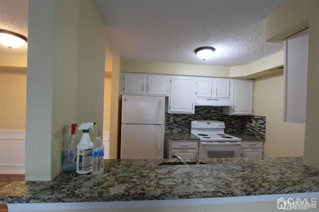 Building Photo - 1618 Aspen Dr