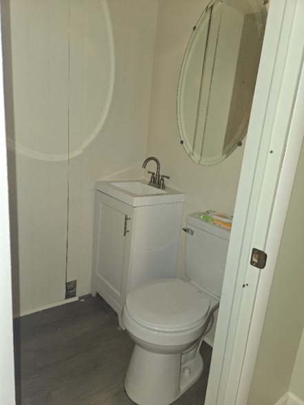 Building Photo - 2704 Pratt St