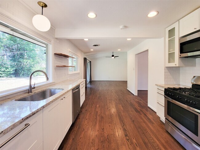 Building Photo - 9506 Vogue Ln