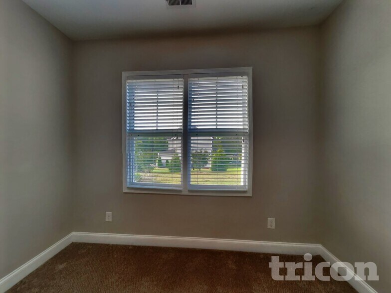 Building Photo - 230 Widgeon Way