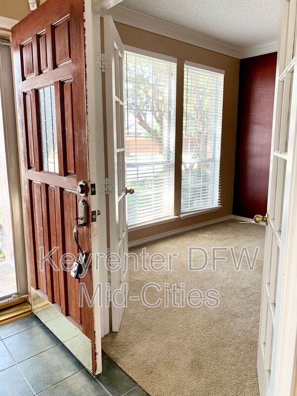 Building Photo - 8702 Saddlehorn Dr