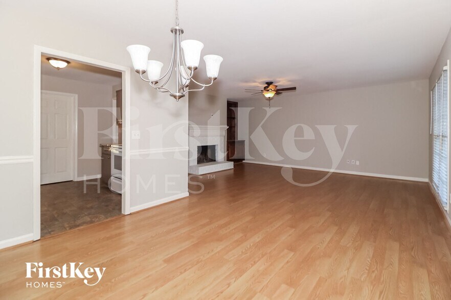 Building Photo - 4480 Meadow Trail