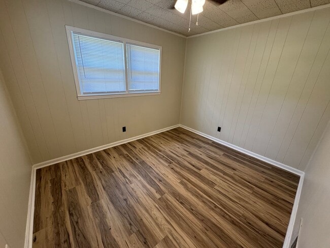 Building Photo - 3/1 House in West Rome with bonus room- $1...