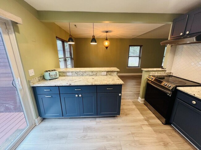 Building Photo - 1002 Timber Creek Dr
