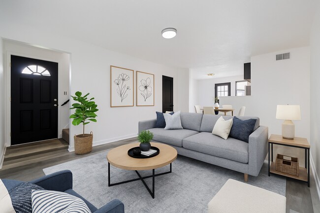 Building Photo - BEAUTIFUL 4 BEDROOM APARTMENTS!!