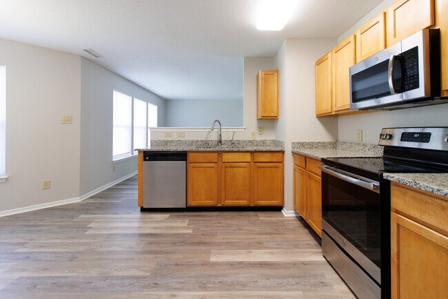 Building Photo - 12882 Old Glory Dr