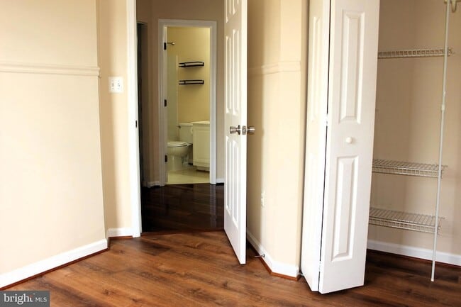 Building Photo - 42856 Golf View Dr