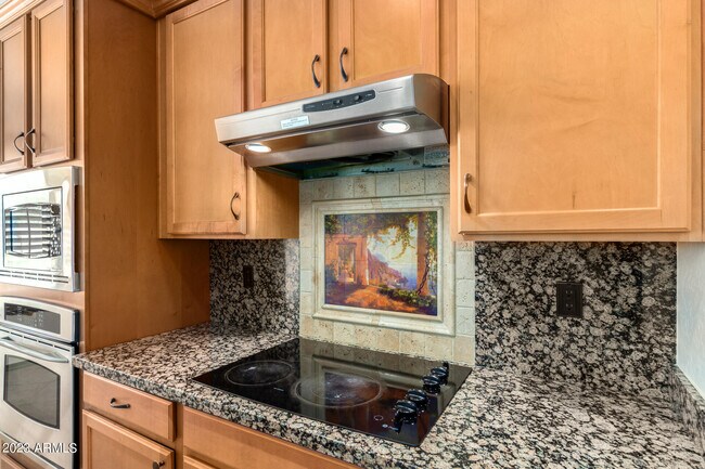 Building Photo - 14823 W Windsor Ave