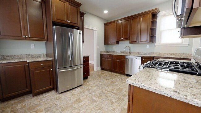 Building Photo - 16 Church St