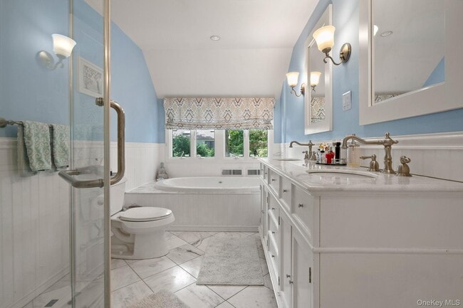 Building Photo - 342 Woodbury Rd