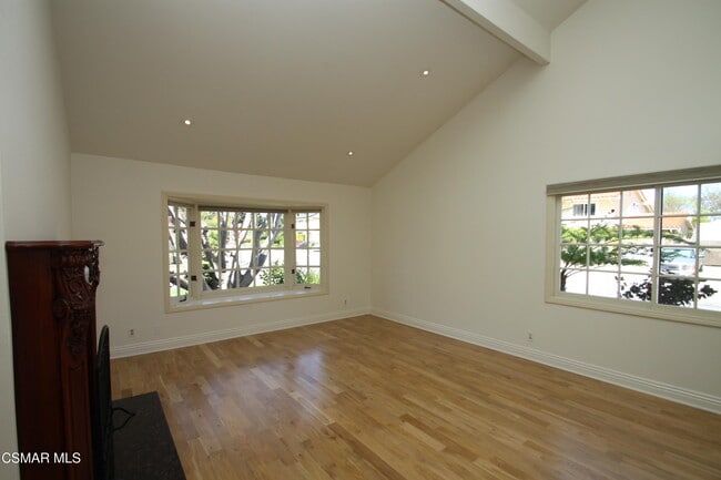 Building Photo - 186 Poplar Crest Ave