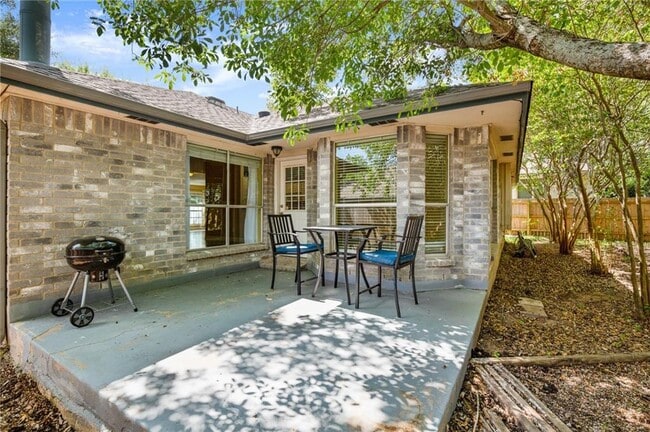 Building Photo - 8004 Cahill Dr