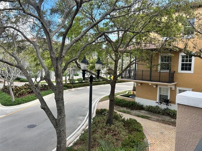 Building Photo - 430 SW 147th Ave