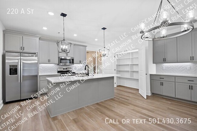 Building Photo - 220 A St