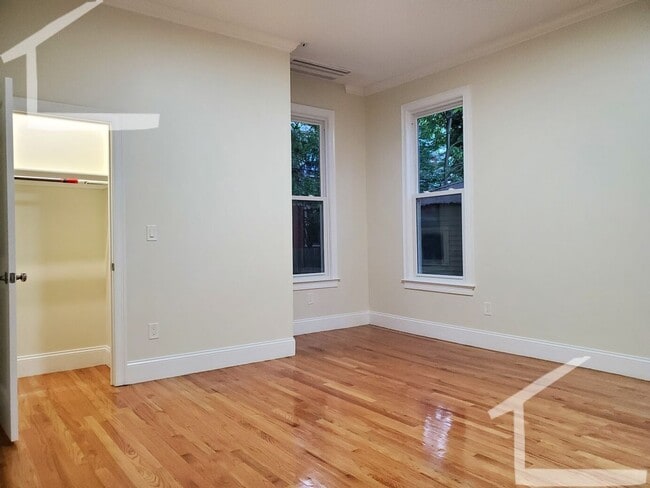 Building Photo - Coolidge Corner Area, In-Unit Washer and Dryer,  Parking for Rent