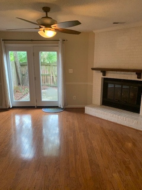 Building Photo - "Charming 2-Bed Townhouse Retreat with Fir...