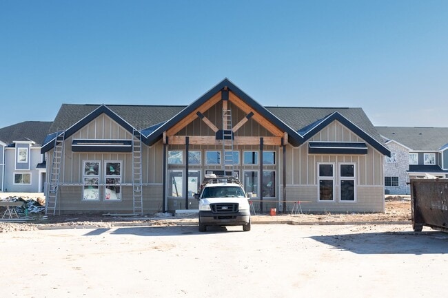 Building Photo - 989 E Ella Ln