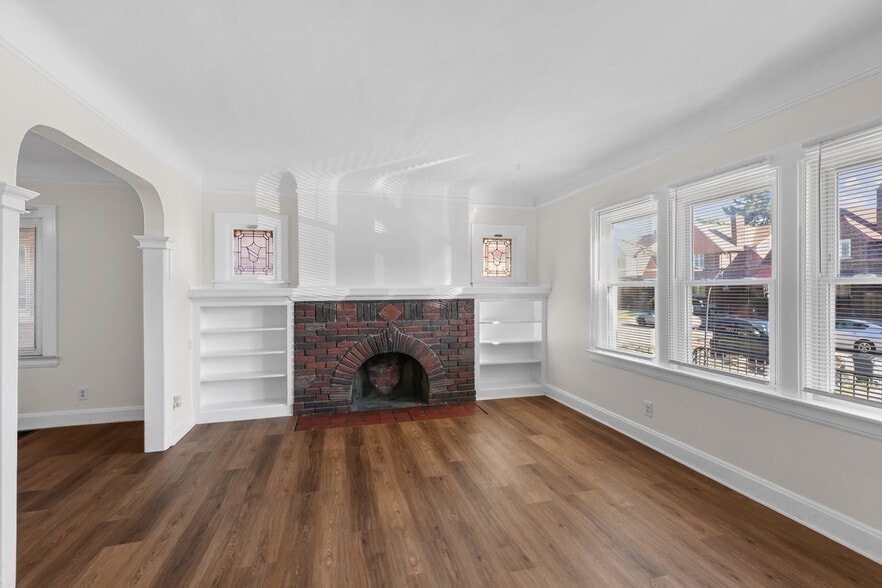 Building Photo - 13533 Santa Rosa Dr