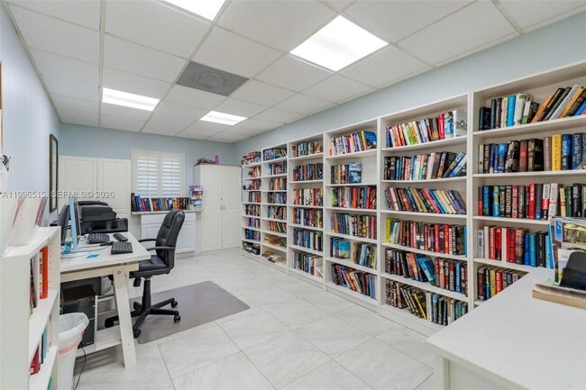 Building Photo - 2300 SW 22nd Ave