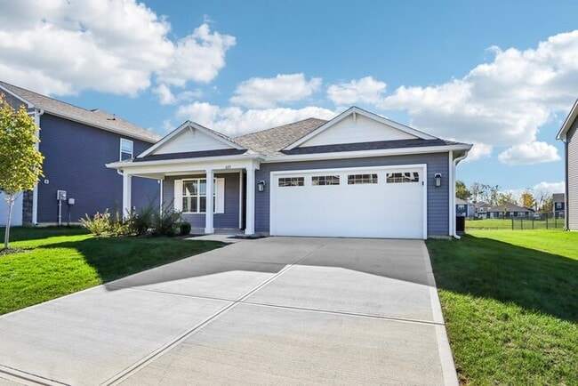 Building Photo - Fantastic 3bd/2ba home! Coming soon!