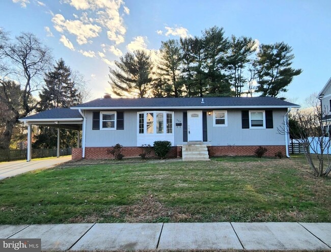 Building Photo - 502 Roberts Dr NW
