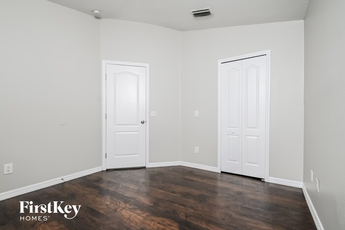Building Photo - 8457 Quarter Horse Dr