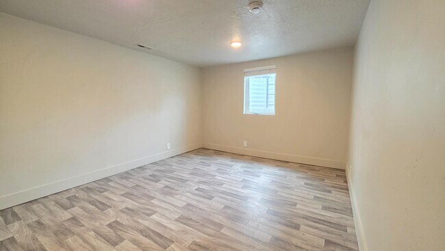 Building Photo - 8213 Harrison St
