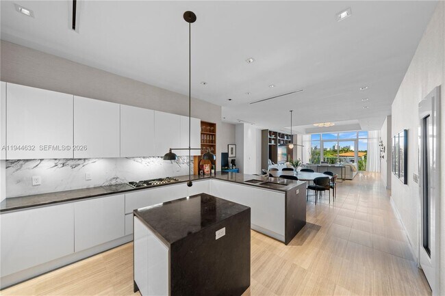 Building Photo - 4701 Meridian Ave