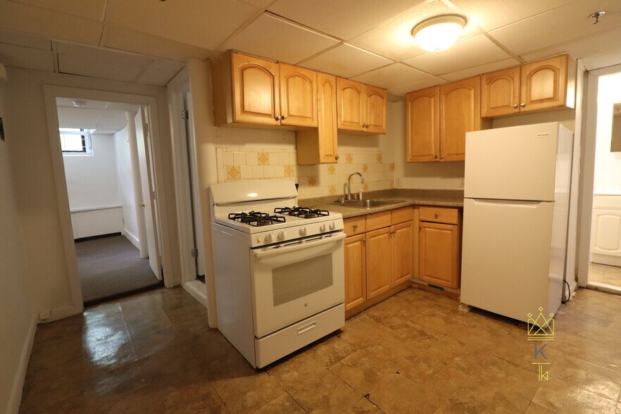 Primary Photo - 409 Huntington Ave
