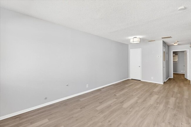 Building Photo - 6118 Hidden Cove