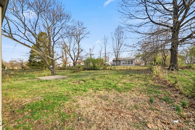 Building Photo - 133 Perthshire Rd