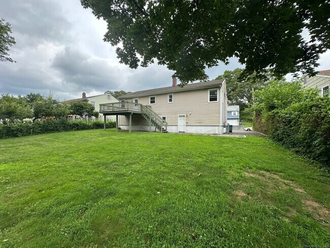Building Photo - 25 Quinsey Dr