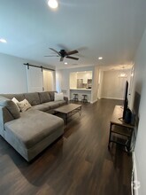 Building Photo - 1202 Thorpe Ln