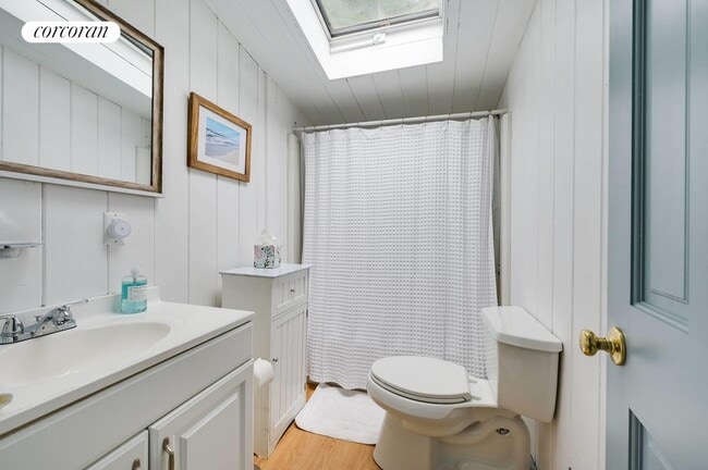 Building Photo - 237 Noyack Rd