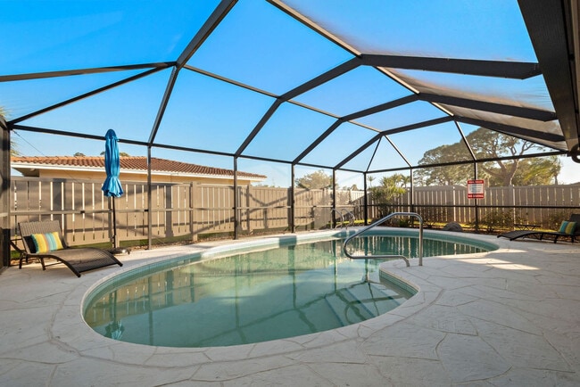 Building Photo - 7423 Dickens Dr