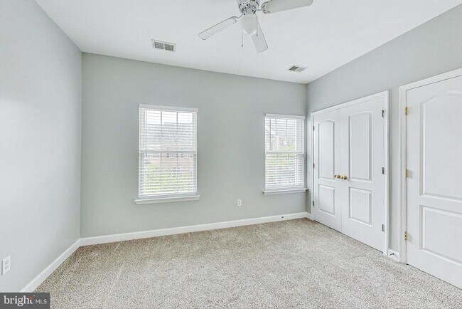 Building Photo - 3274 Amazon Ln