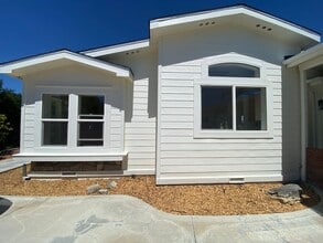 Building Photo - Panoramic Views - 46 West - Hilltop Property