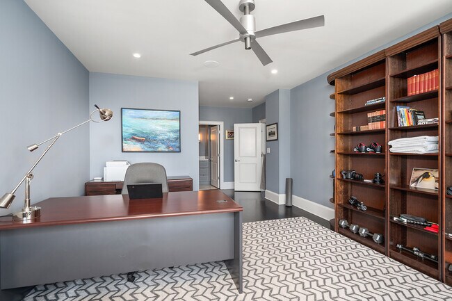 Building Photo - 2575 Peachtree Rd NE