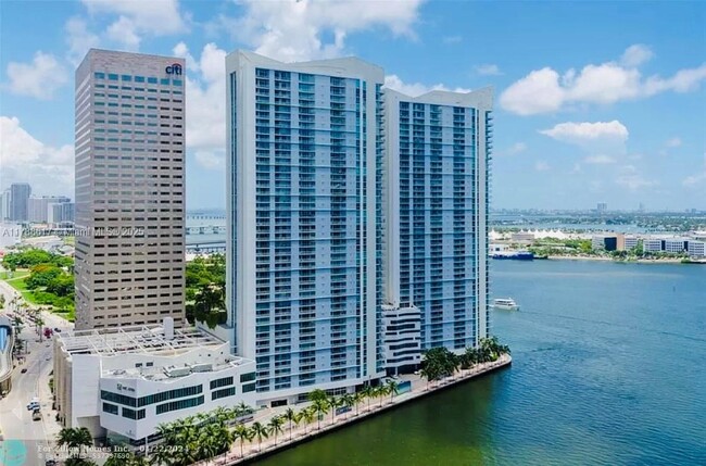 Building Photo - 335 S Biscayne Blvd