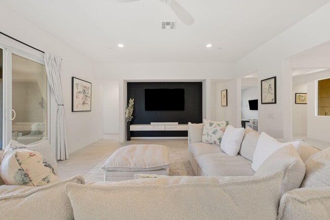 Building Photo - 81890 Via Encinitas