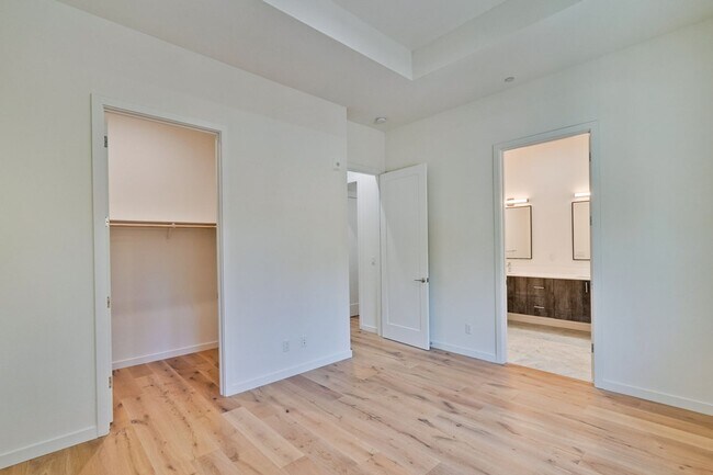 Building Photo - Brand New 2 Story, 3 Bed, 3 Bath Townhome ...