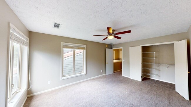 Building Photo - 2140 Fort Harrods Dr