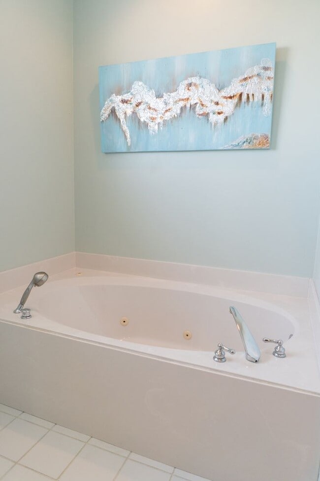 Building Photo - Beautiful 7-Bedroom Beachfront Home on 30A