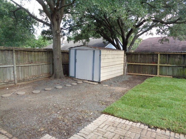 Building Photo - 19602 Southaven Dr